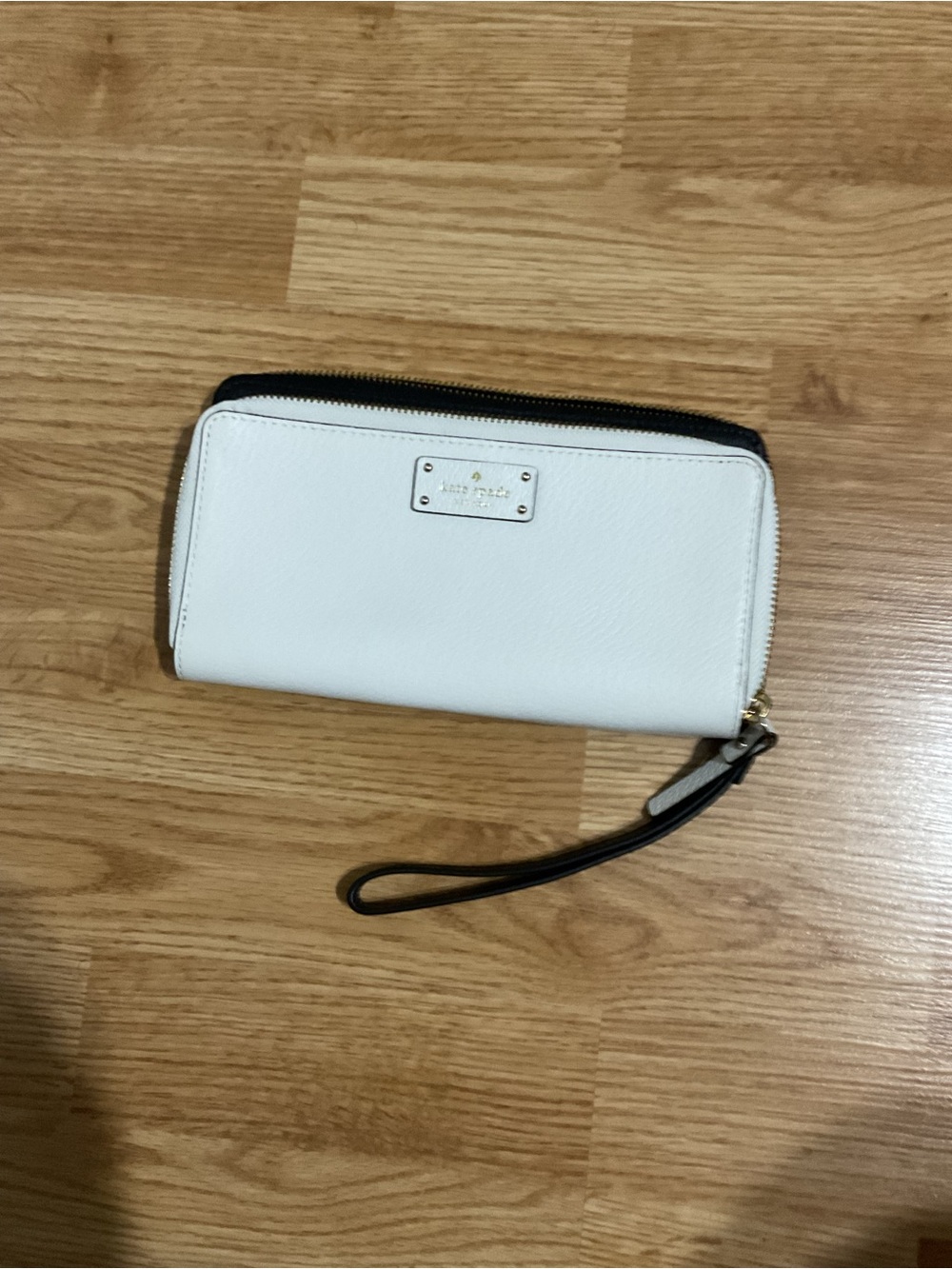 kate spade White and Black Zip Wristlet Wallet with Gold Logo